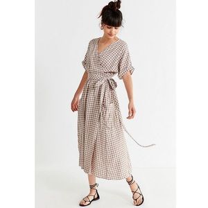 UO Linen Gingham Gabrielle Wrap Dress